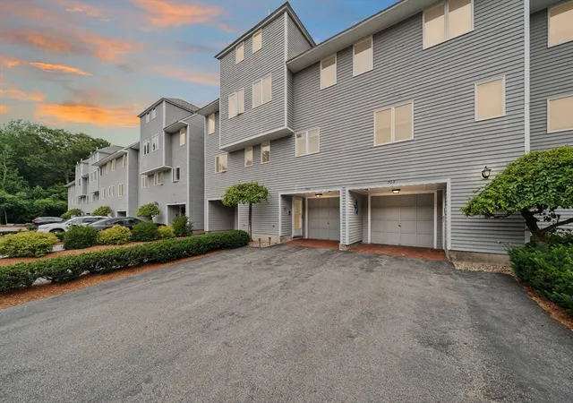 703-sherwood-forest-ln-703-saugus-ma-01906/hzid_aa8e16a4