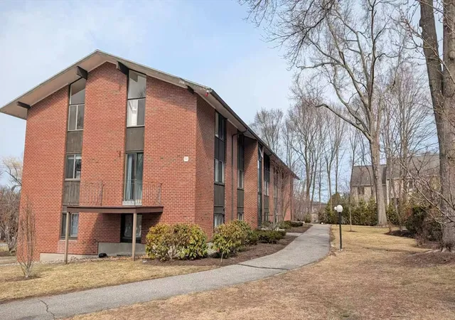 3-longwood-dr-107-andover-ma-01810/hzid_d6a933d6