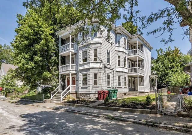 31-33-bourne-st-lowell-ma-01852/hzid_8abfcd55