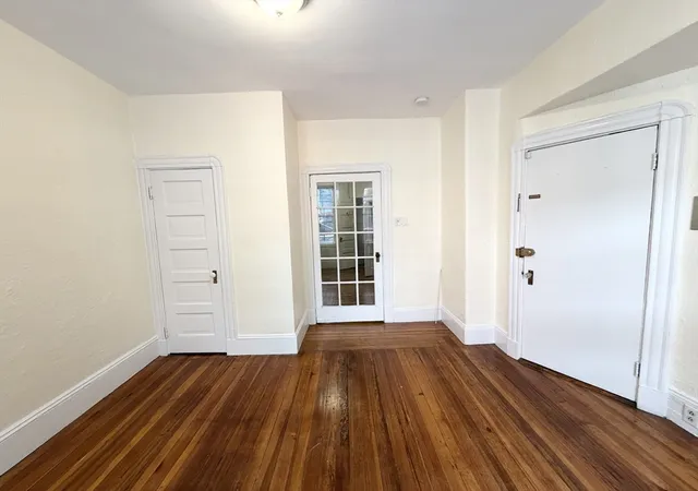 70-revere-street-1-boston-ma-02114/hzid_42baf54d