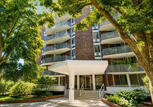 19-winchester-st-402-brookline-ma-02446/hzid_f44a77a7