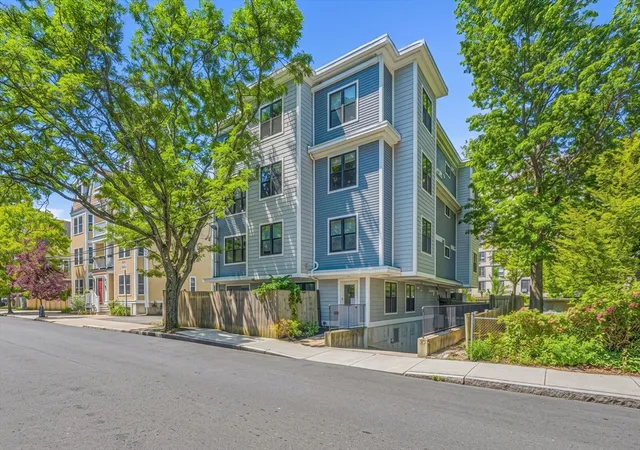 192-raymond-st-4-cambridge-ma-02140/hzid_fb1add64