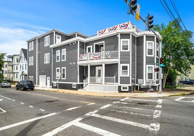 1088-saratoga-st-4-east-boston-ma-02128/hzid_a5c90a63