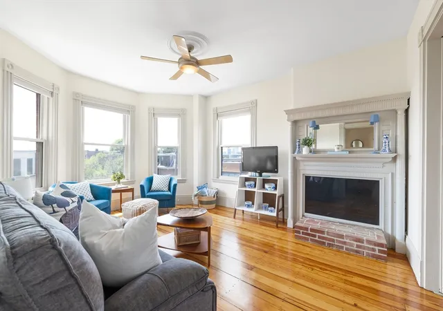 100-broadway-5-chelsea-ma-02150/hzid_e4e8207f