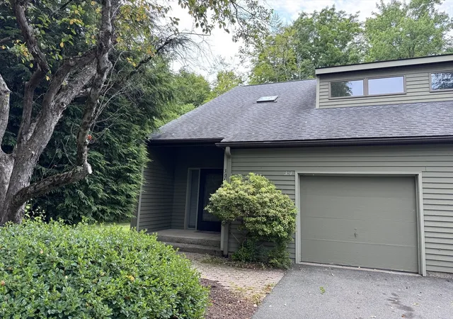 304-fairway-village-304-northampton-ma-01053/hzid_b6cd7d69