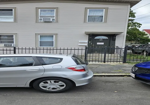 12-warren-st-lawrence-ma-01841/hzid_425f2c45