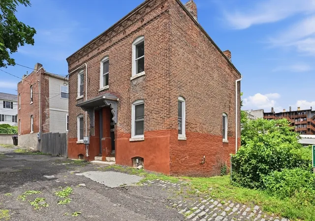 116-118-west-st-holyoke-ma-01040/hzid_d4146124