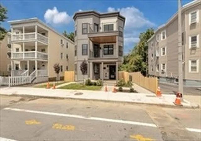 3915-washington-st-5-roslindale-ma-02131/hzid_4a7bf4e0