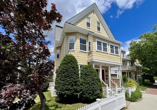 293-huron-avenue-2-cambridge-ma-02138/hzid_0f8b4a1d