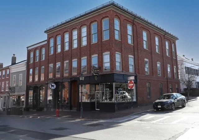39-state-st-4-newburyport-ma-01950/hzid_205791c1