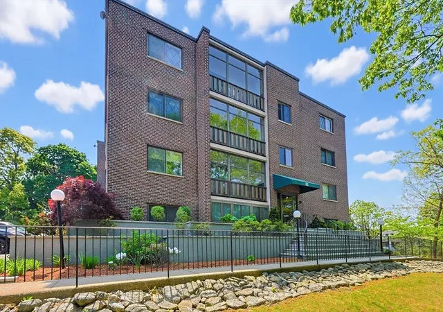 62-south-st-1a-quincy-ma-02169/hzid_39ddf6ca