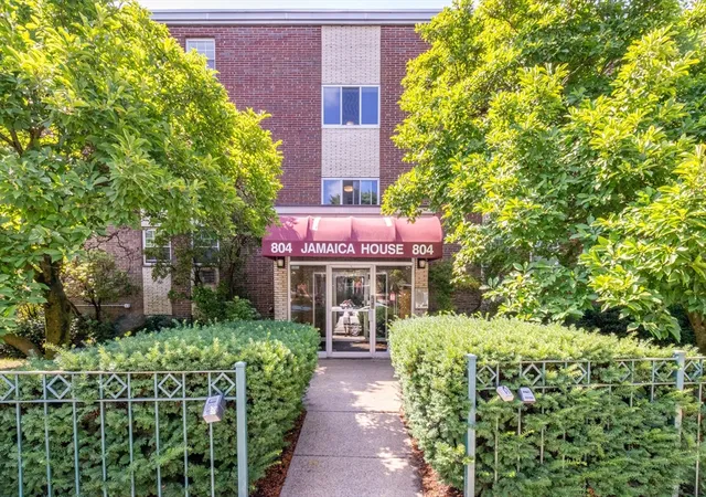 804-centre-street-208-boston-ma-02130/hzid_1beab8c6