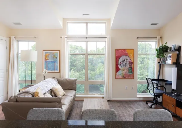 5-repton-cir-5405-watertown-ma-02472/hzid_7bba3b11