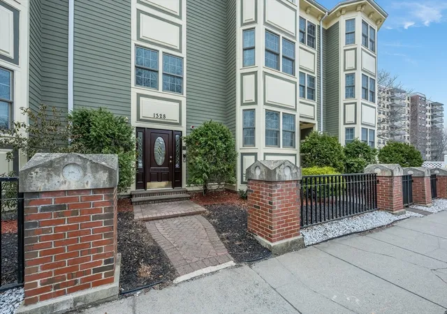 1328-broadway-3-somerville-ma-02144/hzid_d46bf0a3