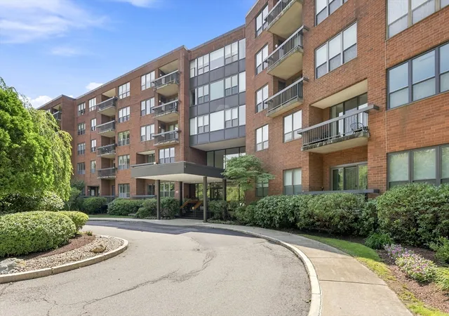 210-nahanton-st-116-newton-center-ma-02459/hzid_8aae1189