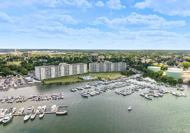 100-cvs-way-802-quincy-ma-02169/hzid_b789849a