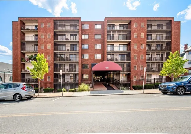 100-high-st-206-medford-ma-02155/hzid_6b4de72d