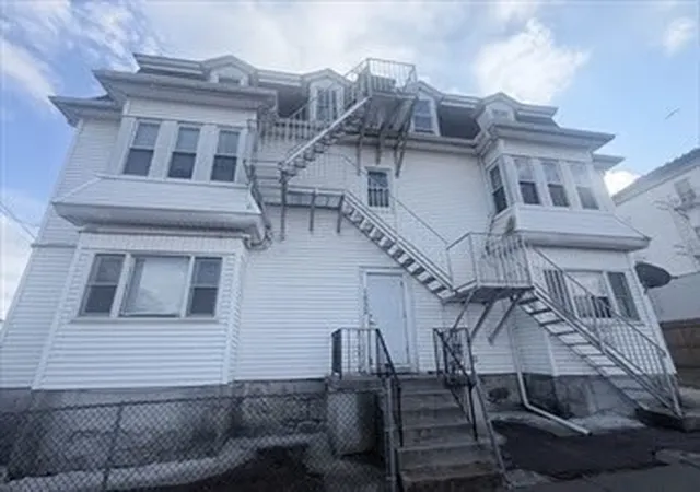 1852-s-main-st-fall-river-ma-02724/hzid_534475e6