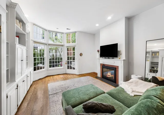 40-joy-st-9-boston-ma-02114/hzid_578e793b