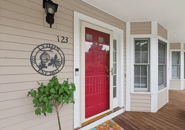 123-bellwood-circle-123-bellingham-ma-02019/hzid_ab94d031