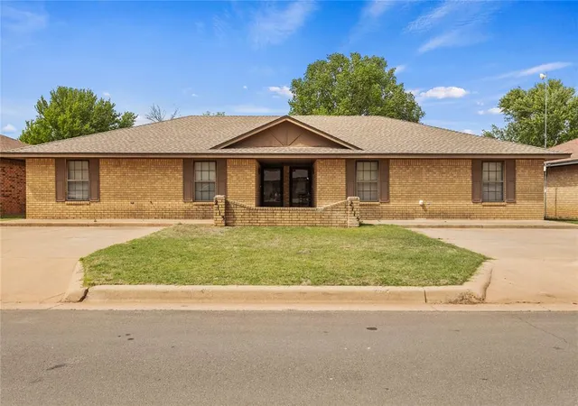 2113-lynn-ln-weatherford-ok-73096/hzid_b718e6f0