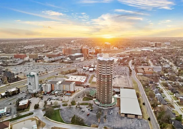 5900-mosteller-dr-104-oklahoma-city-ok-73112/hzid_cfdb1ff4