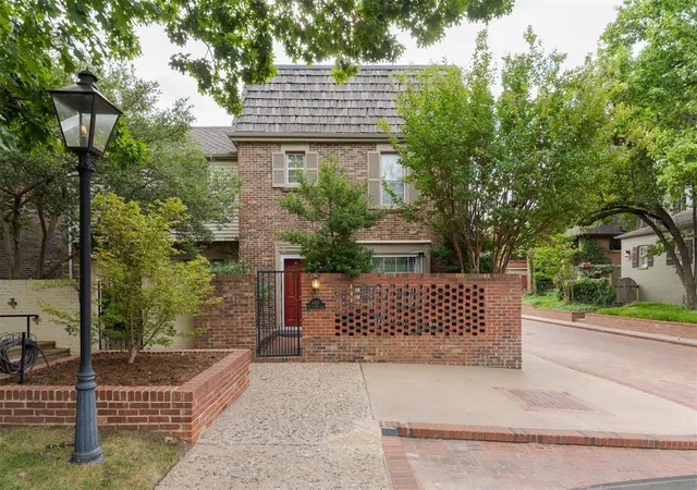 6421-hunting-hill-ln-21-oklahoma-city-ok-73116/hzid_e55bee8a