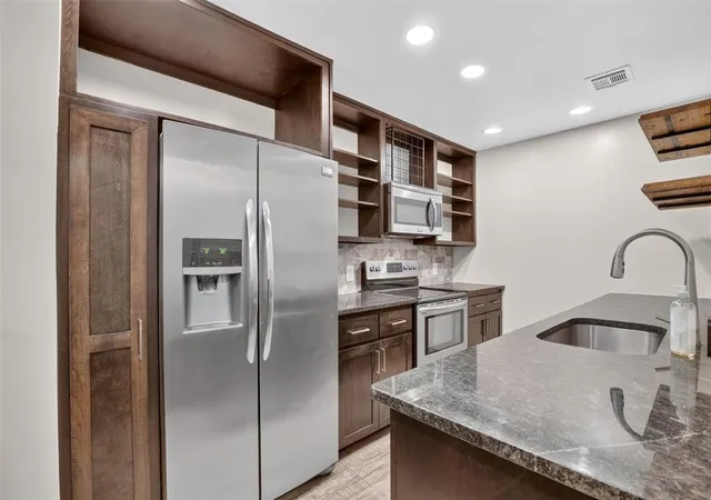 600-nw-4th-street-104n-oklahoma-city-ok-73102/hzid_a6d3b5c0