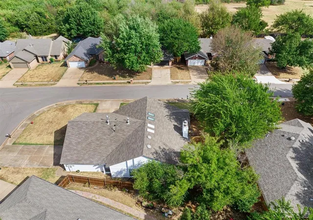 1030-pruett-dr-edmond-ok-73003/hzid_2957daa2