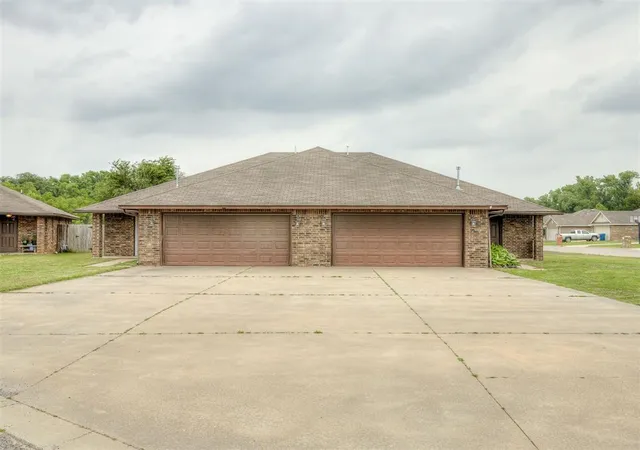 707-ne-21st-terrace-709-newcastle-ok-73065/hzid_fe334c12