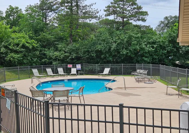 7280-e-galbraith-rd-22b-cincinnati-oh-45243/hzid_8d63d226