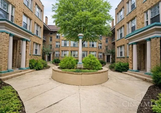 3896-reading-rd-p-cincinnati-oh-45229/hzid_e40c898a