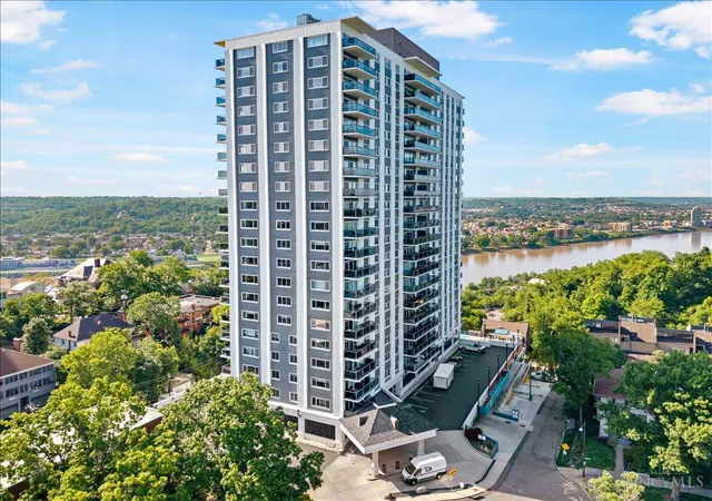 2200-victory-pkwy-2504-cincinnati-oh-45206/hzid_408f99f7