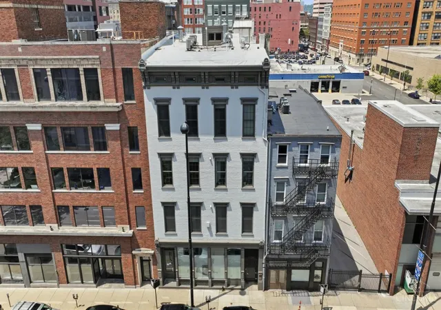 813-broadway-st-301-cincinnati-oh-45202/hzid_f1b3767b