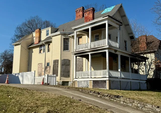 693-gholson-ave-cincinnati-oh-45229/hzid_57c2de83