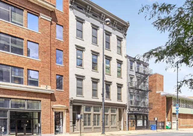 813-broadway-st-302-cincinnati-oh-45202/hzid_69fe560b