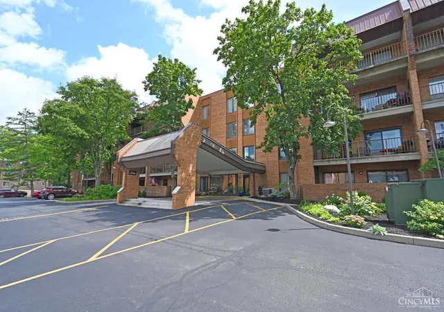 3533-amberacres-dr-304-cincinnati-oh-45237/hzid_6e549a65