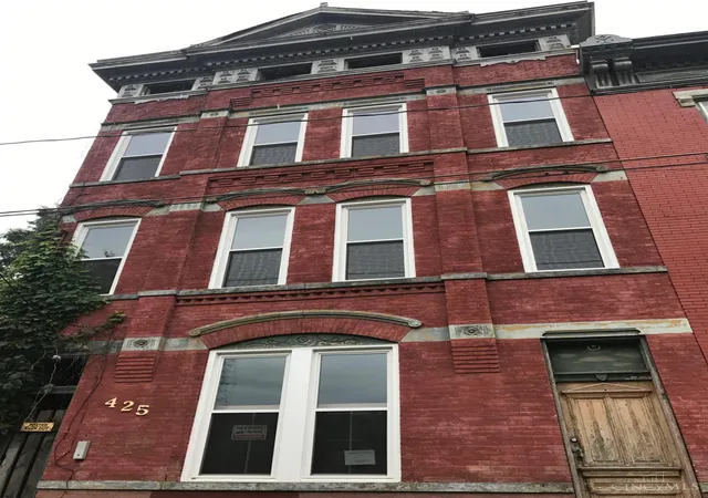 425-whiteman-st-cincinnati-oh-45214/hzid_0ee48fb8