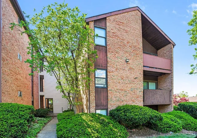 4908-chalet-dr-405-cincinnati-oh-45217/hzid_153fe664