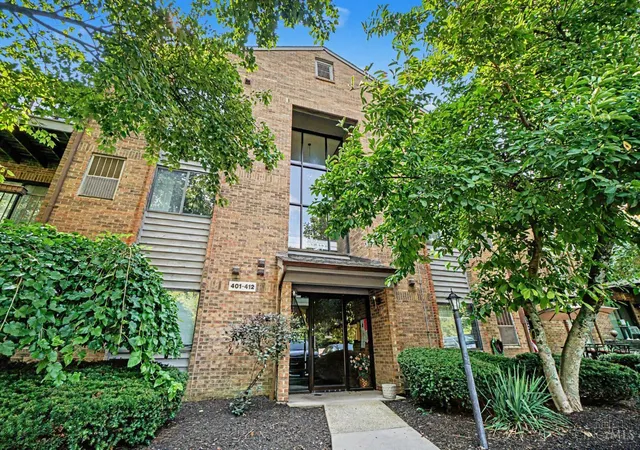 1544-w-galbraith-rd-412-north-college-hill-oh-45231/hzid_740657ff