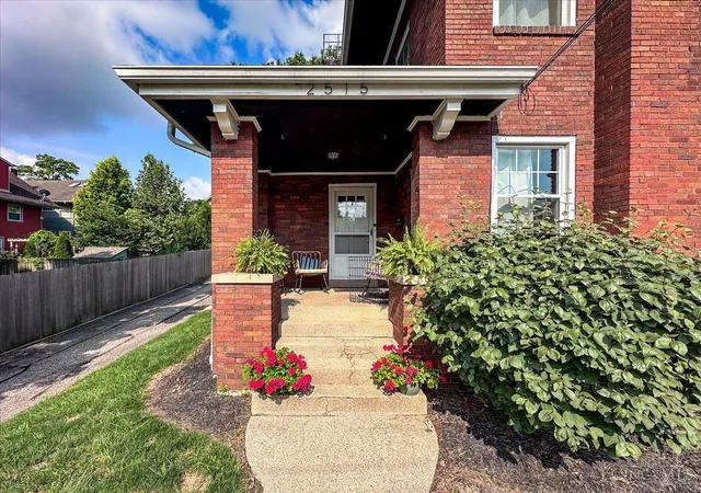 2515-hackberry-st-3-cincinnati-oh-45206/hzid_633112ca