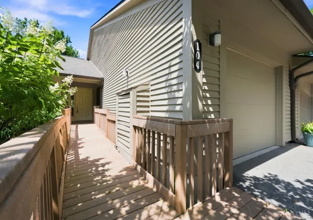 104-miami-lakes-dr-4-milford-oh-45150/hzid_ca1237a6