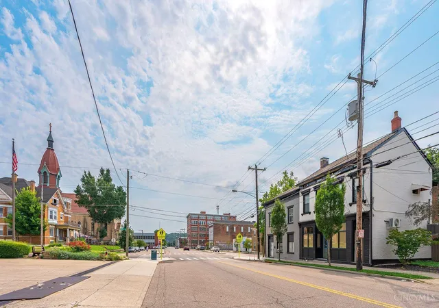 1669-blue-rock-st-cincinnati-oh-45223/hzid_6594c9e5