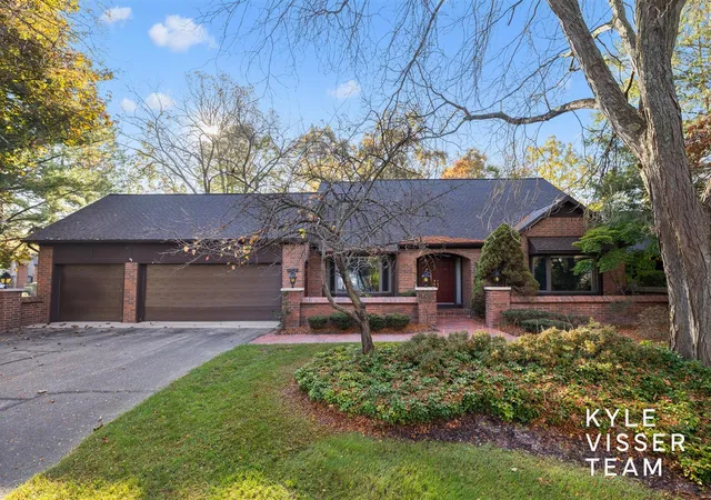 6178-s-gatehouse-dr-60-grand-rapids-mi-49546/hzid_74da18a2