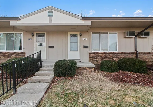 25231-potomac-dr-2-south-lyon-mi-48178/hzid_a5bfd6db