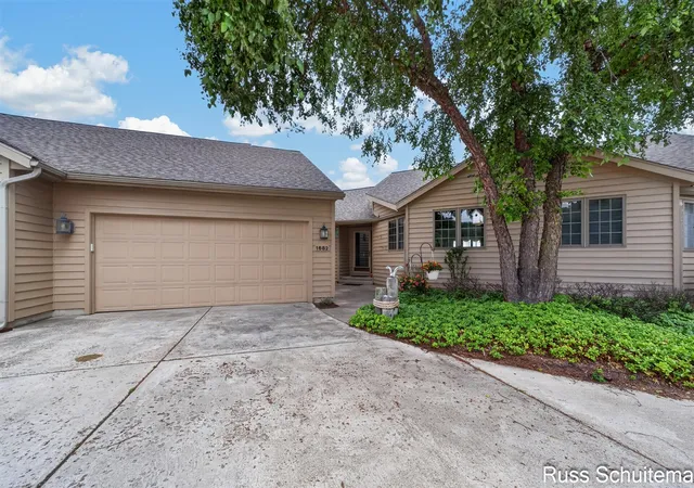 1682-w-harbour-towne-cir-muskegon-mi-49441/hzid_7413da64