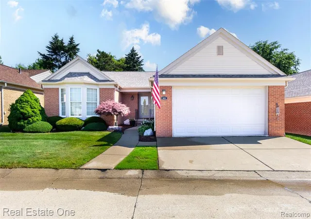 18801-maple-cir-13-clinton-township-mi-48036/hzid_5eee43a2
