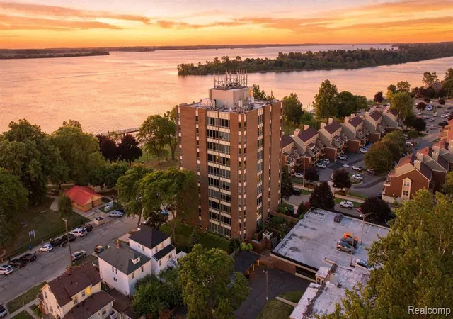 20-chestnut-st-308-wyandotte-mi-48192-5239/hzid_31ed8192