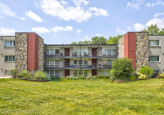 4345-crooks-rd-4-royal-oak-mi-48073/hzid_8c771d99