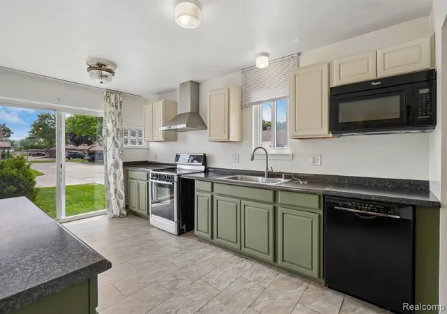8401-18-mile-rd-112-sterling-heights-mi-48313/hzid_e9e925e8